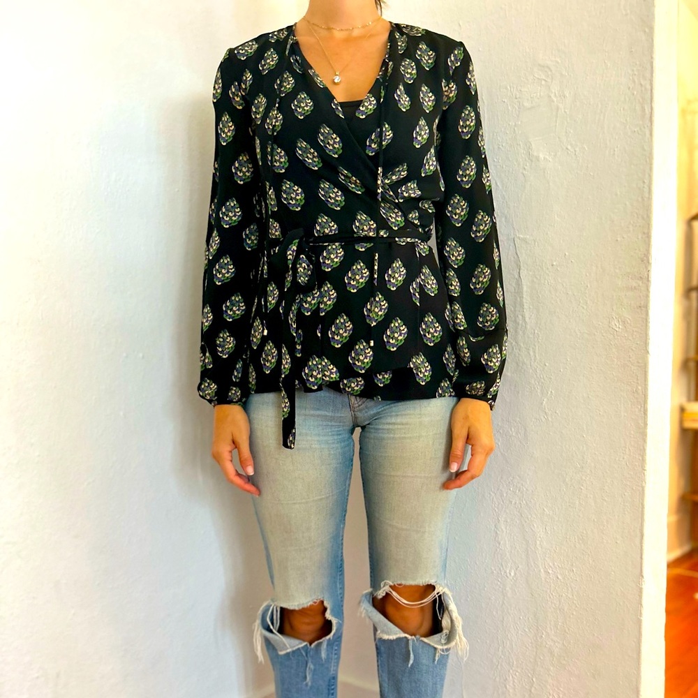 Diane VonFurstenberg size 0 wrap shirt